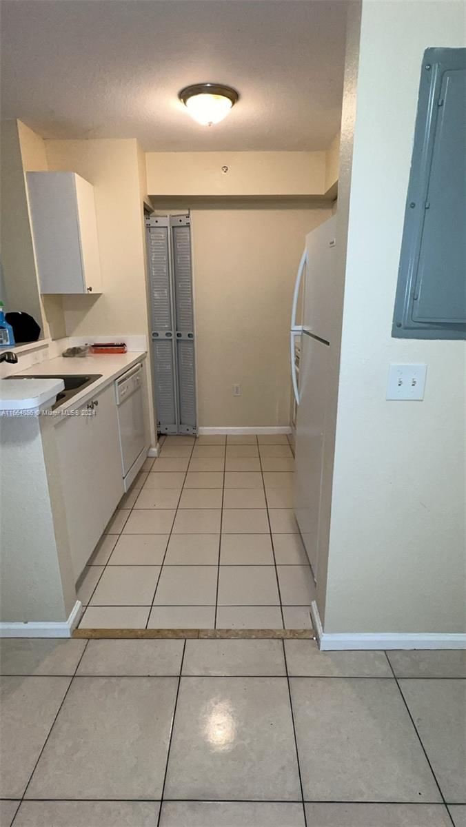 VISTA TRACE 7 CONDO - Residential Lease