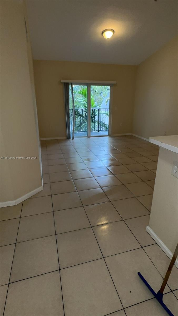 VISTA TRACE 7 CONDO - Residential Lease