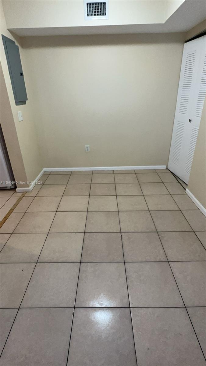 VISTA TRACE 7 CONDO - Residential Lease