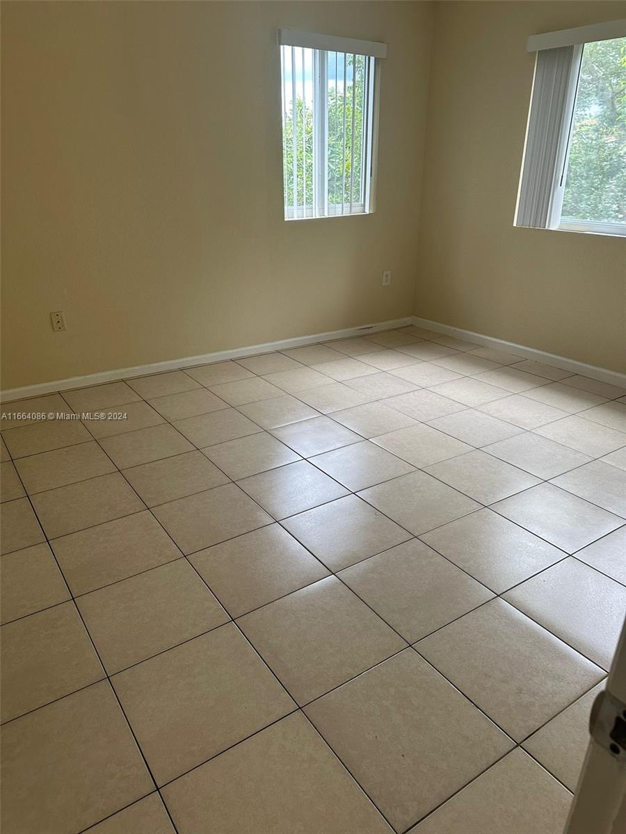 VISTA TRACE 7 CONDO - Residential Lease