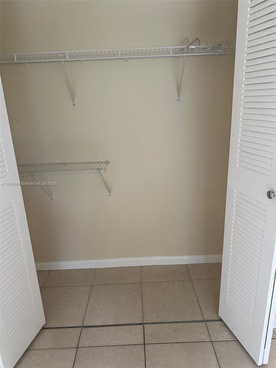 VISTA TRACE 7 CONDO - Residential Lease