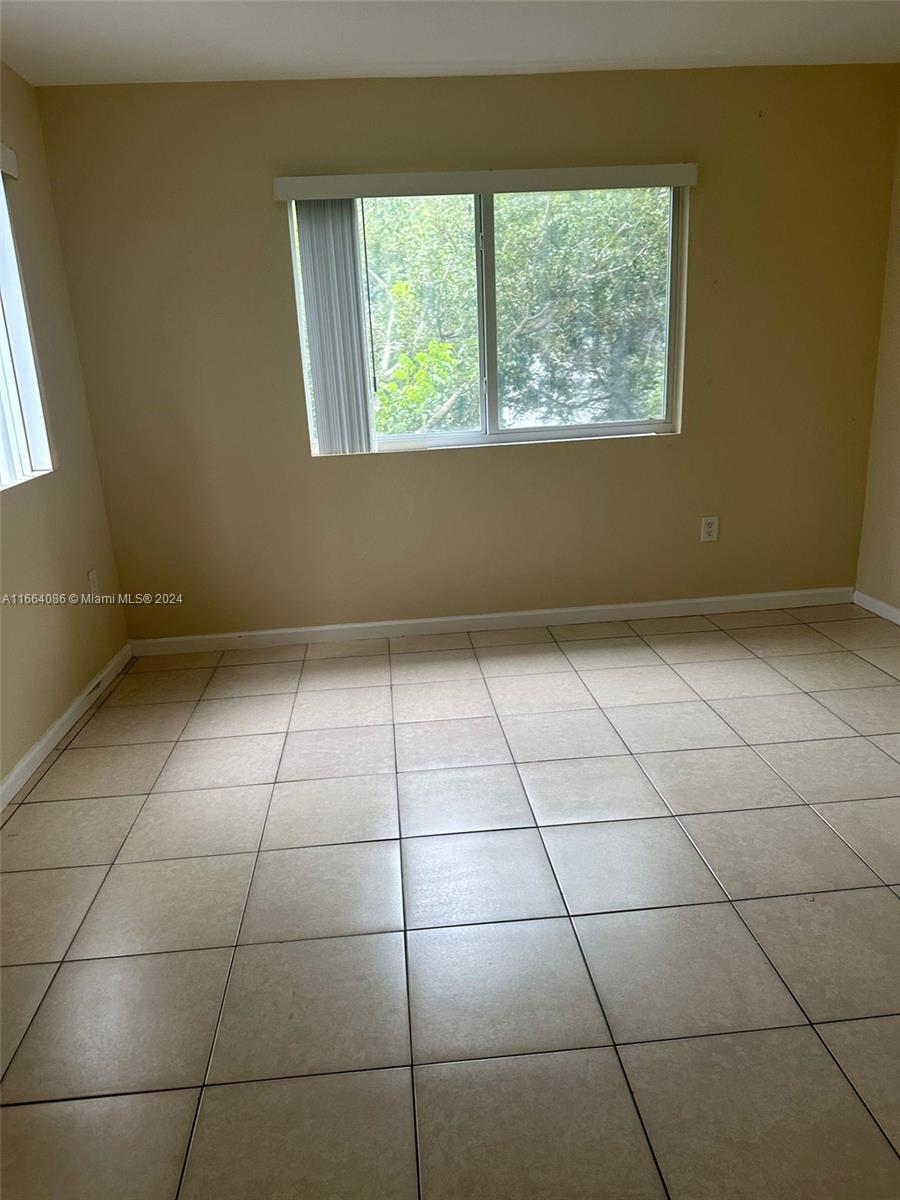 VISTA TRACE 7 CONDO - Residential Lease