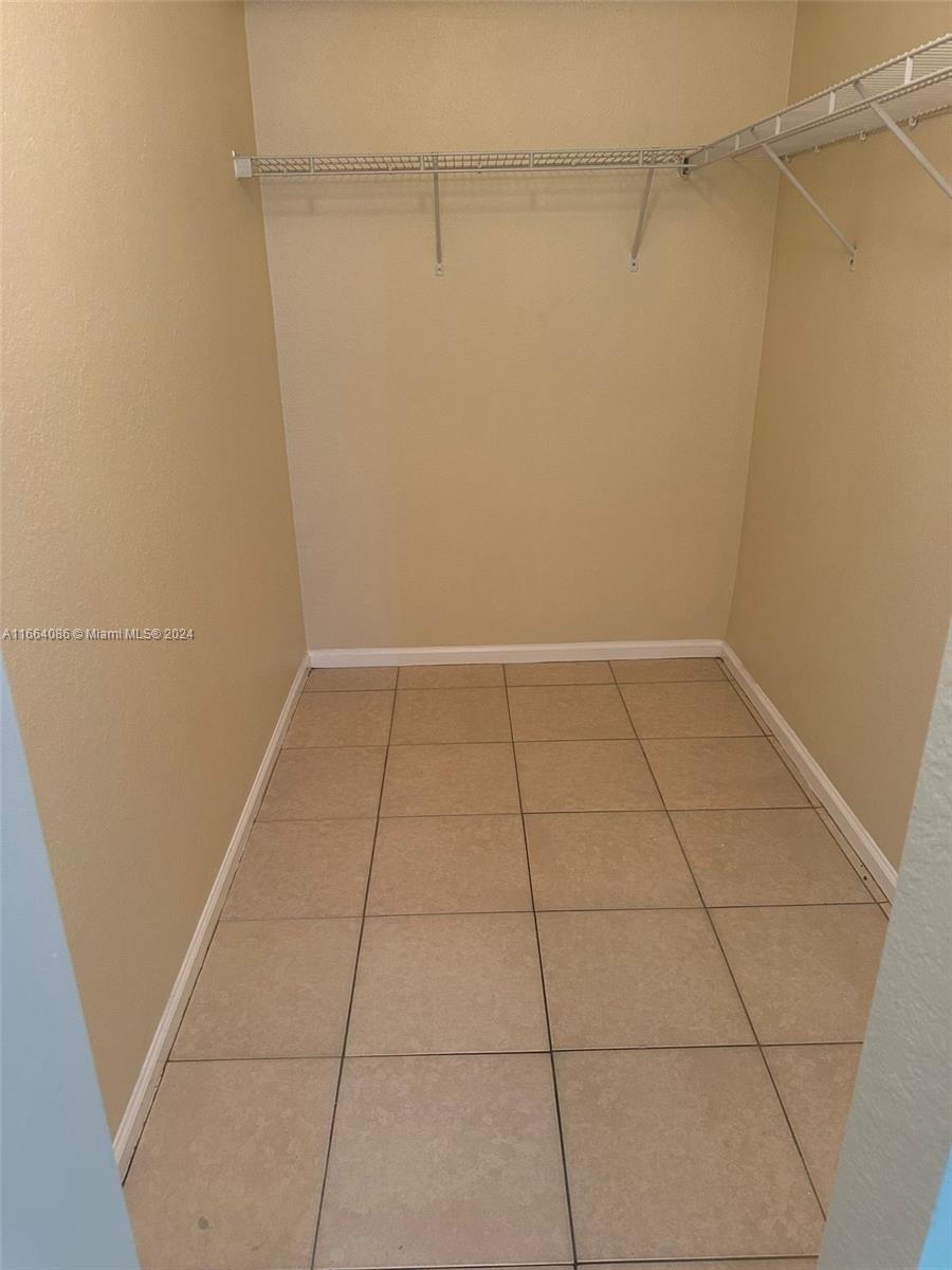 VISTA TRACE 7 CONDO - Residential Lease