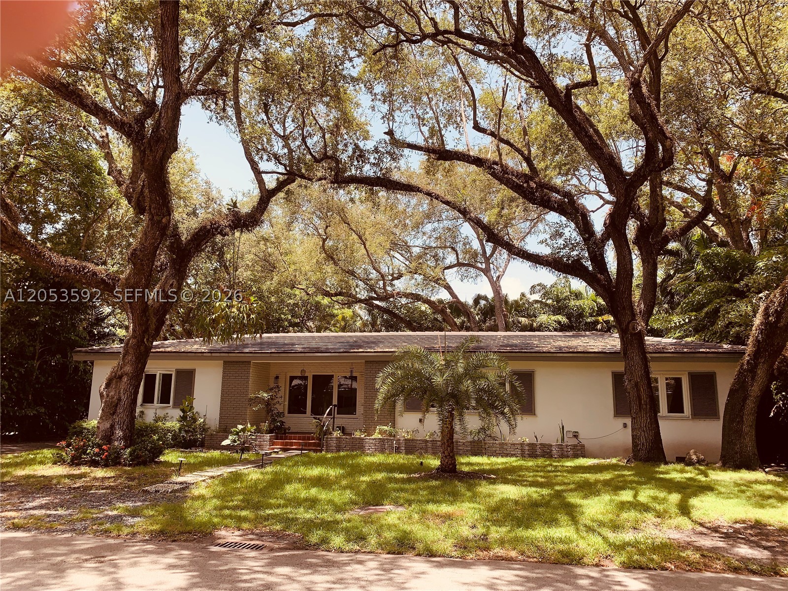 Beautifully updated home on 21' ridge off of Ingraham Highway in south Gables. Wonderful living spaces offered 
for 6 months. Florida Pine hardwood floors and updated kitchen an baths less than a year ago. Very quiet street 
lined with large mature oaks. Easy to show.
