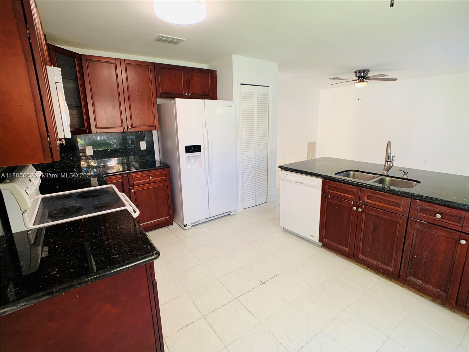CHAPEL TRAIL II - Residential Lease