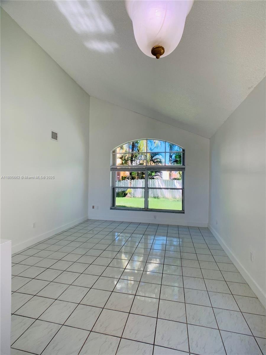 CHAPEL TRAIL II - Residential Lease