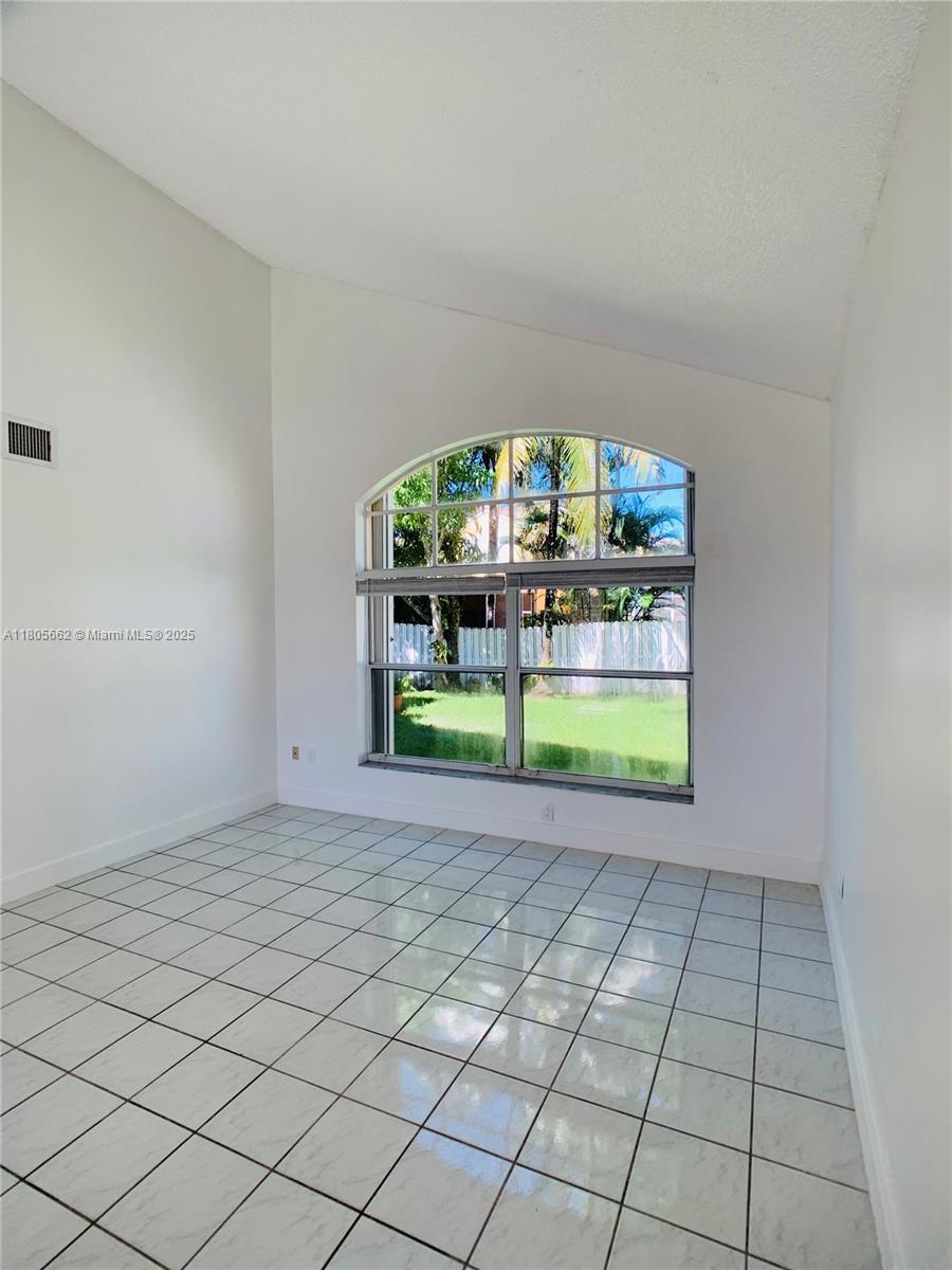 CHAPEL TRAIL II - Residential Lease