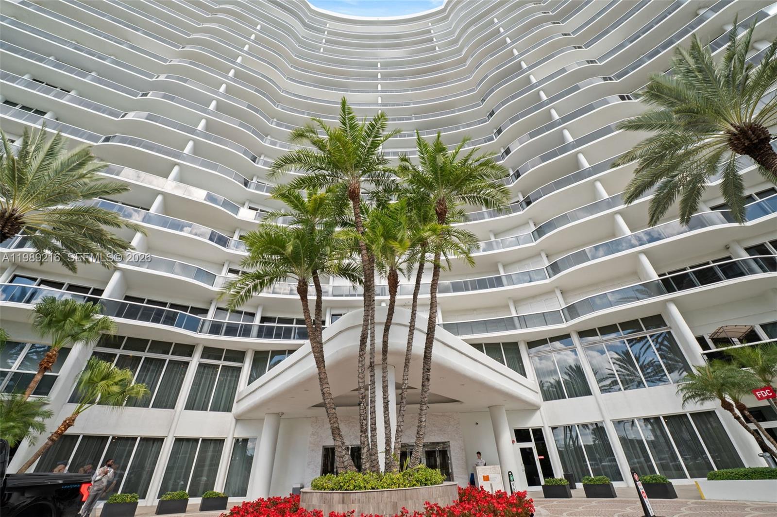 MAJESTIC TOWER - Residential
