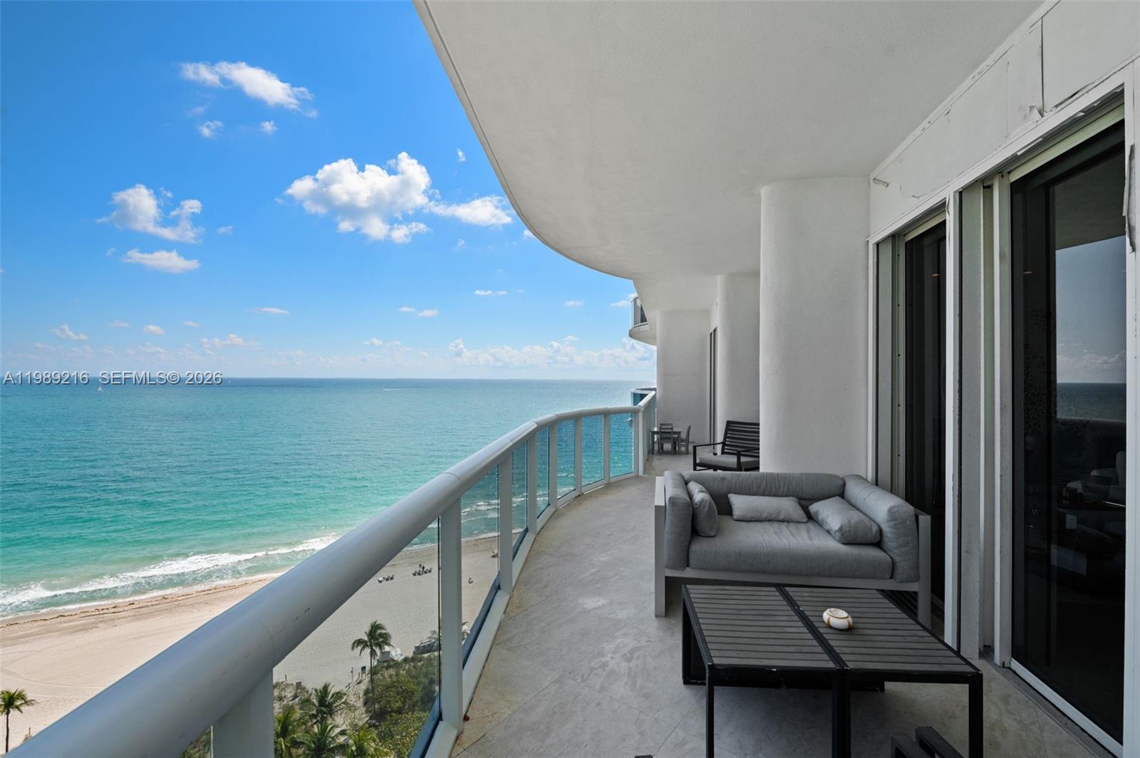 MAJESTIC TOWER - Residential