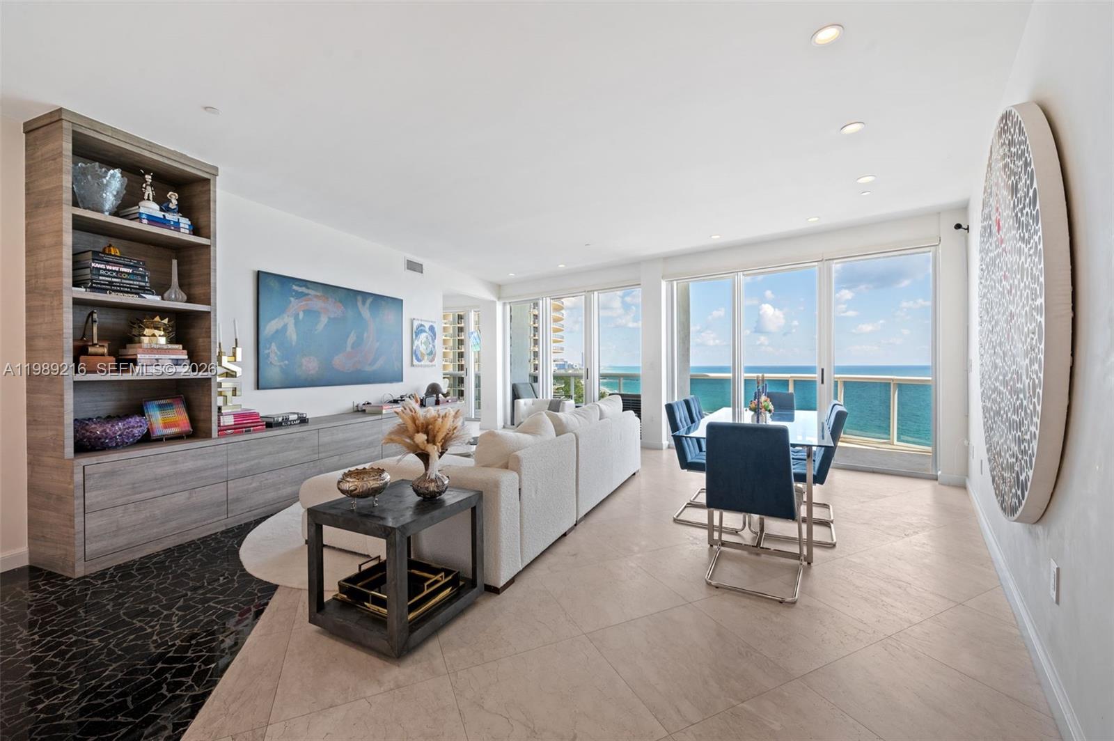 MAJESTIC TOWER - Residential