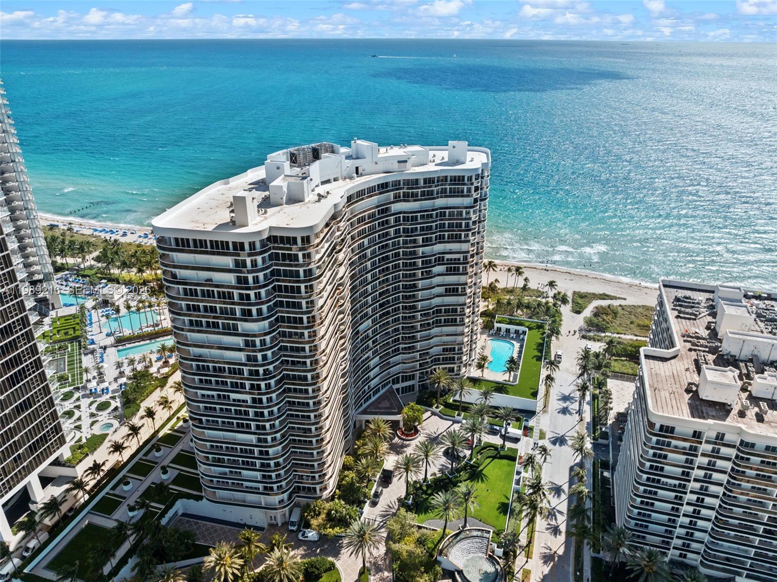 MAJESTIC TOWER - Residential