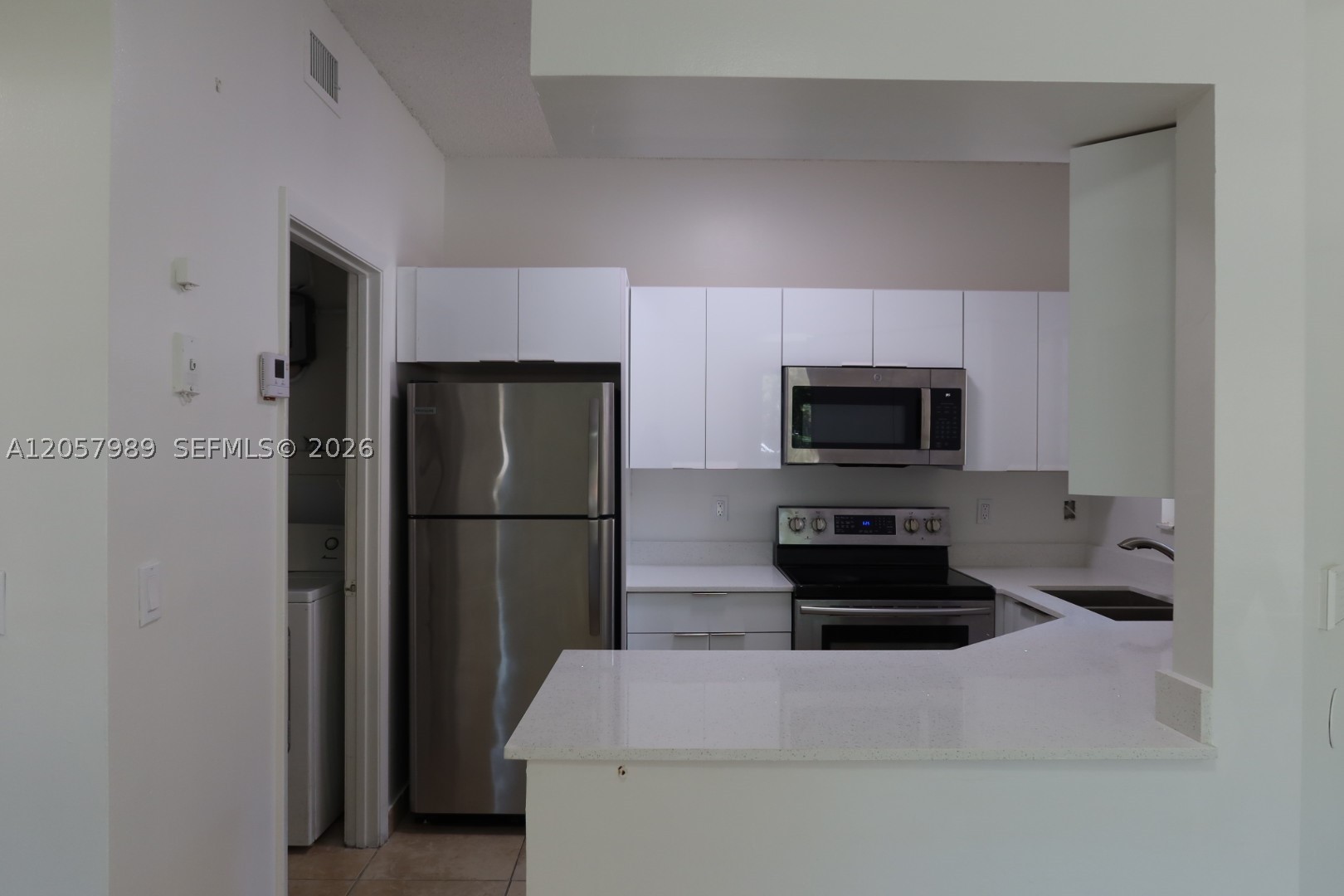LA HACIENDA COUNTRY CLUB - Residential