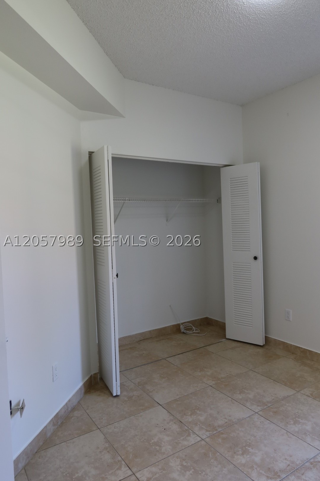 LA HACIENDA COUNTRY CLUB - Residential