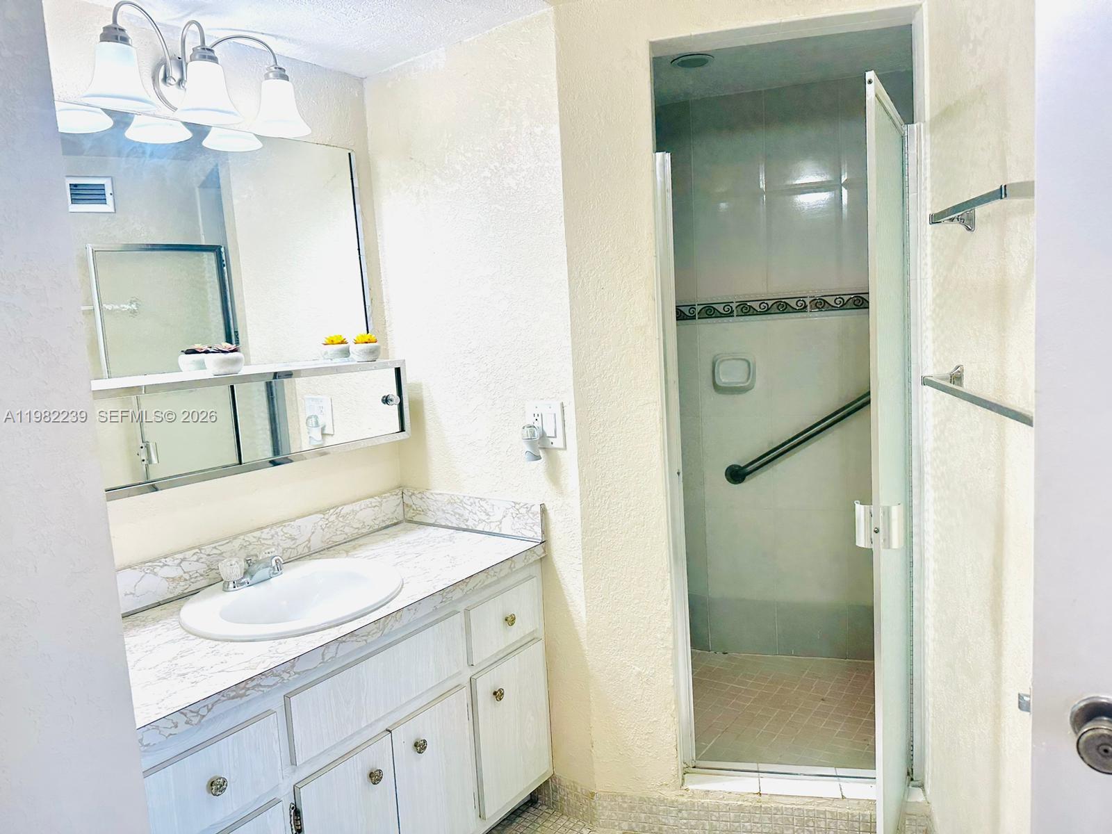 BUCKLEY TOWERS CONDO - EA - Residential