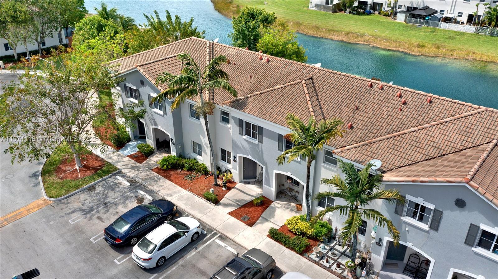 VENETIA GROVE - Residential