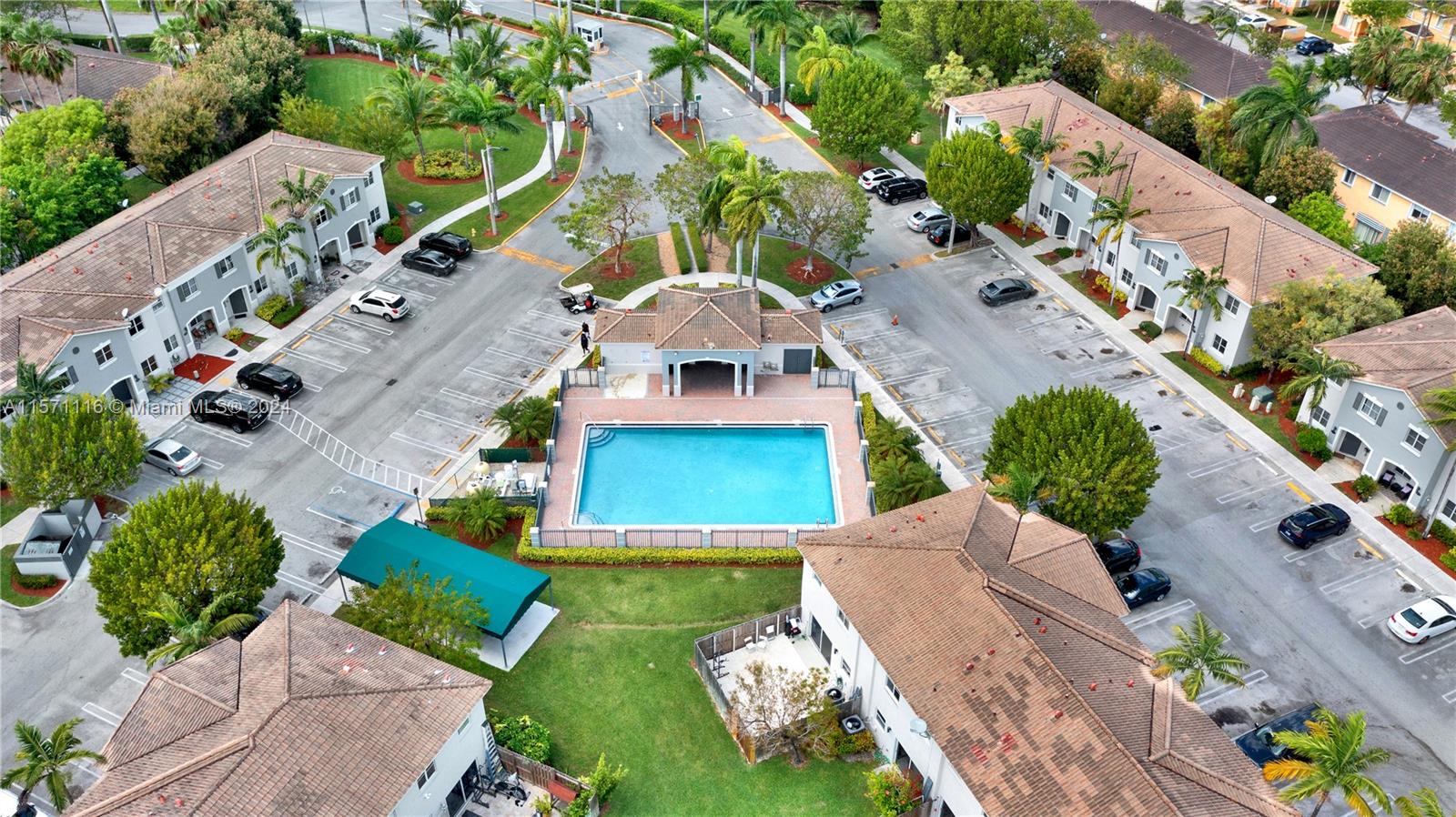 VENETIA GROVE - Residential