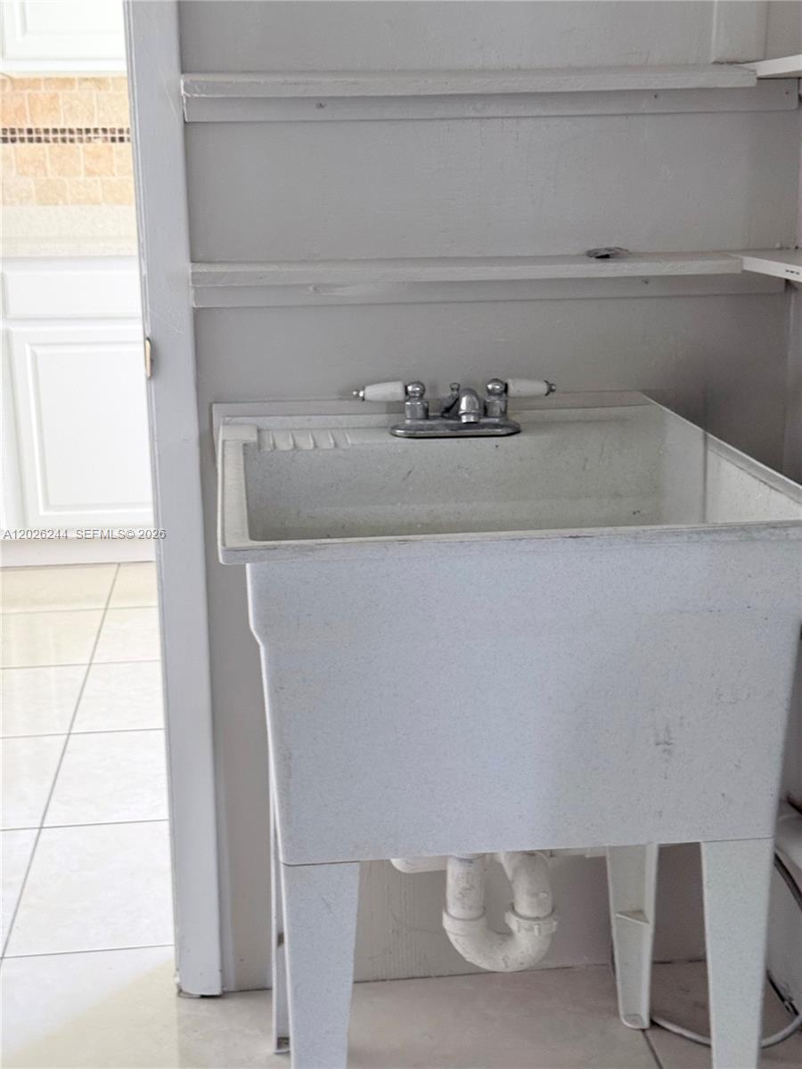 SANDALFOOT COVE SEC 5 - Residential Lease