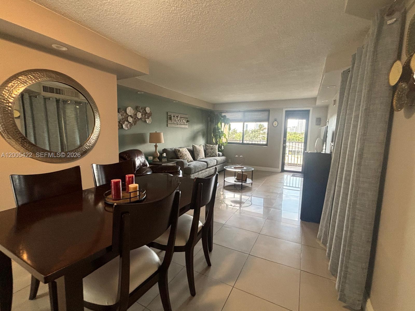 YACHT CLUB CONDO (THE) - Residential