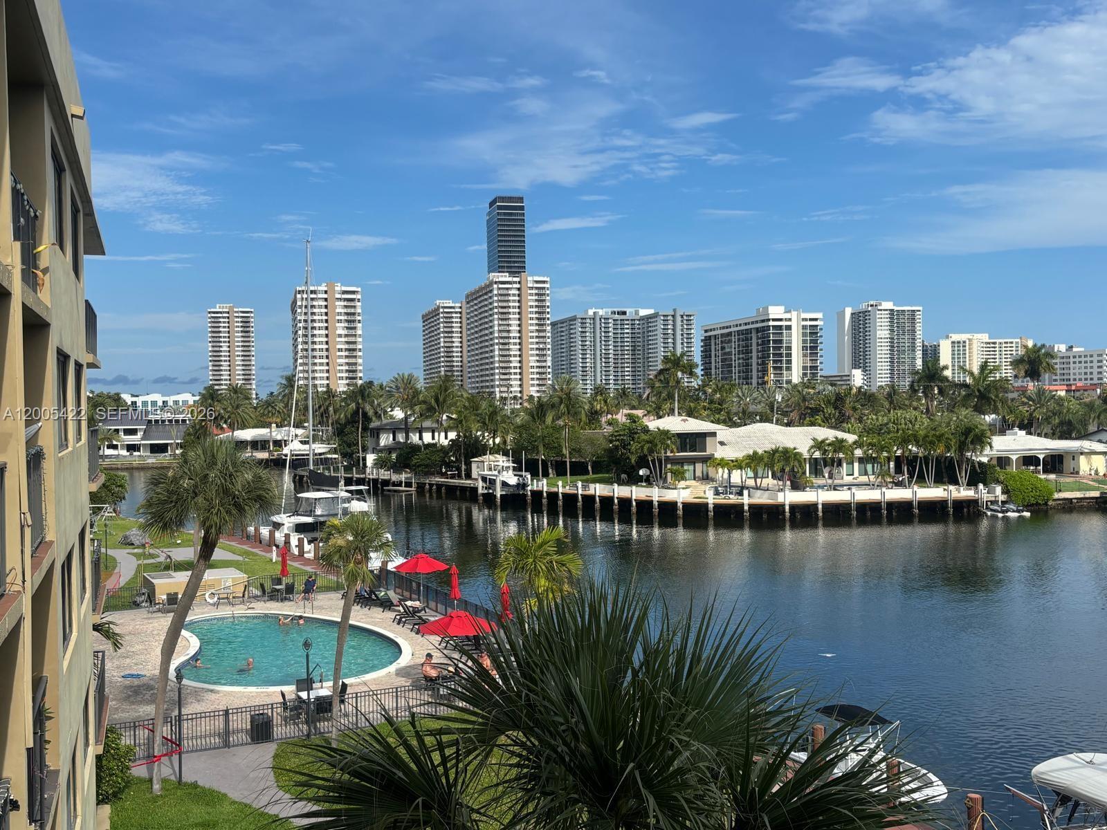 YACHT CLUB CONDO (THE) - Residential