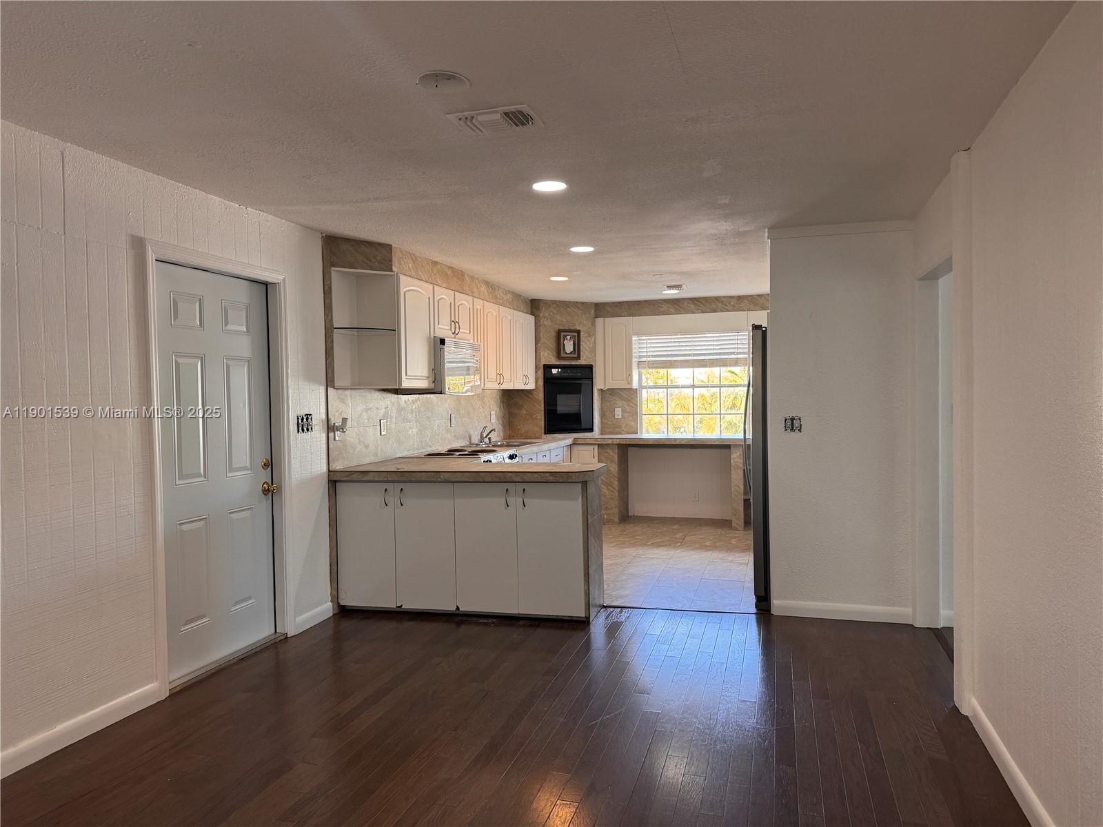 LAKE SURPRISE ESTATES - Residential