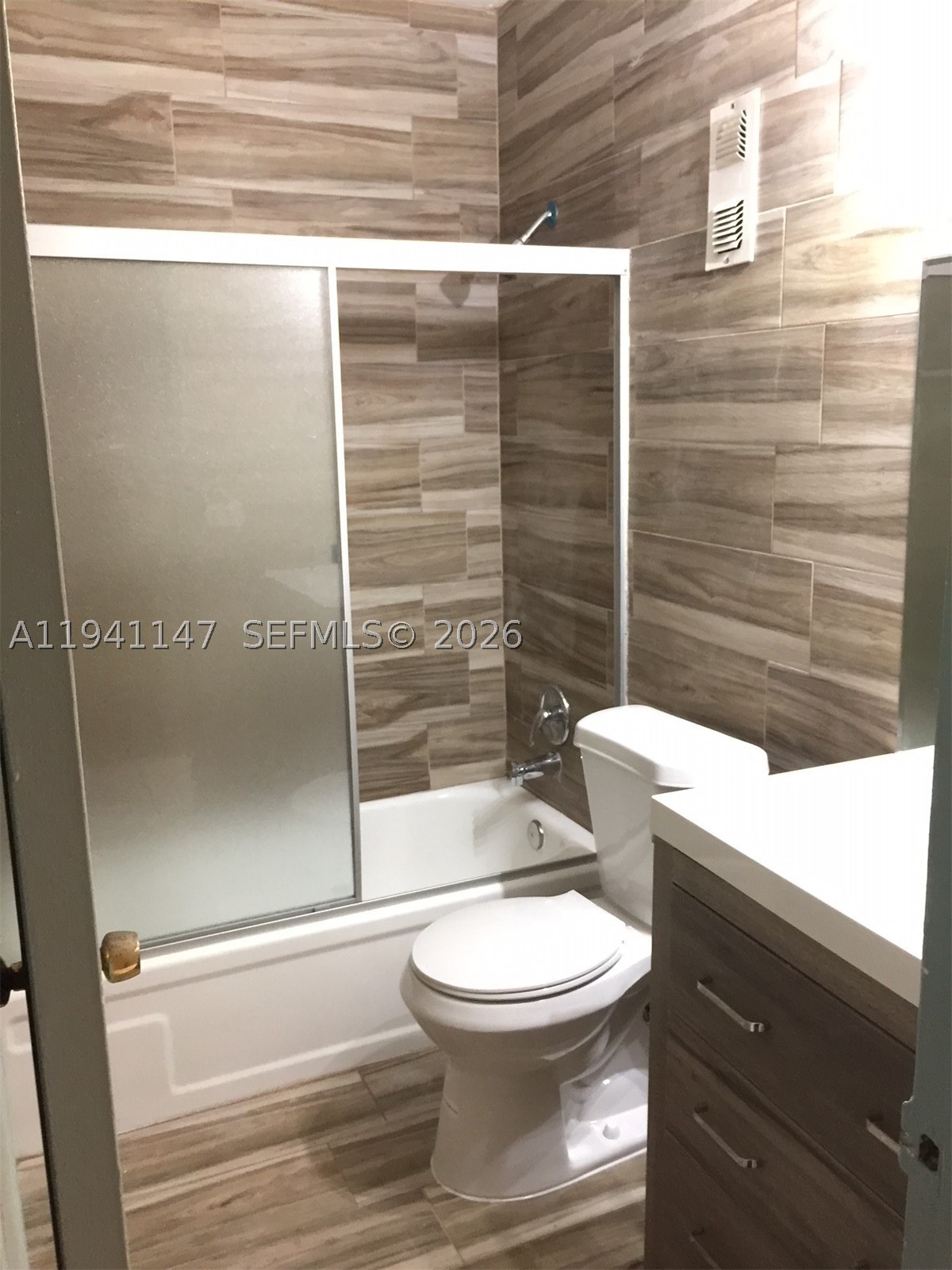 EL LAGO CONDO - Residential