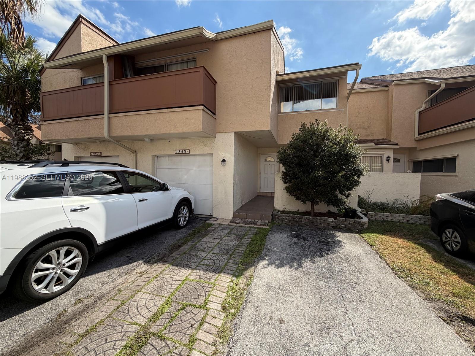 Investor opportunity or ideal for families! Spacious 5-bedroom home with strong long-term potential. HOA fee is currently $741/month, and a $700 temporary assessment. The assessment is scheduled to end in approximately 4 years, creating future upside.

HOA requires approval, minimum 650 credit score, 25% down payment, and no rentals allowed during the first year of ownership. After eligibility, property offers solid rental potential.