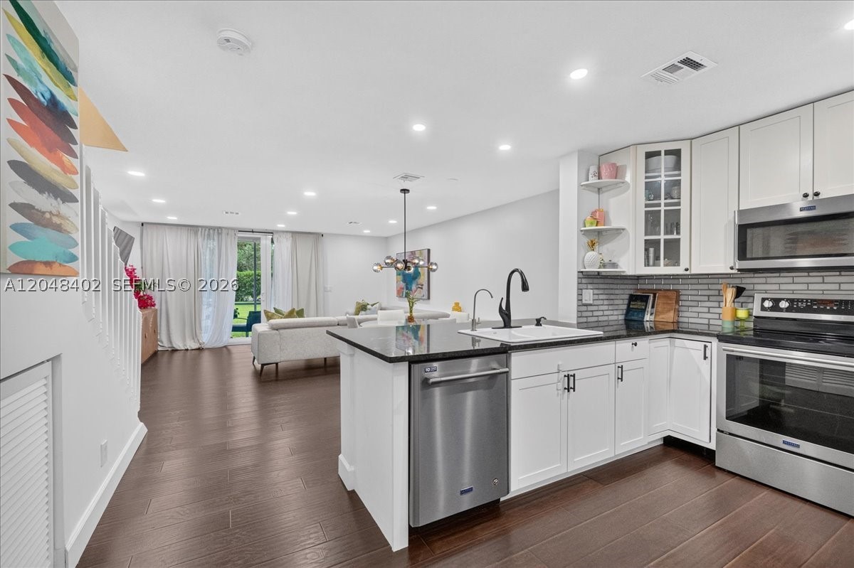 CYPRESS AT WOODMONT III - Residential