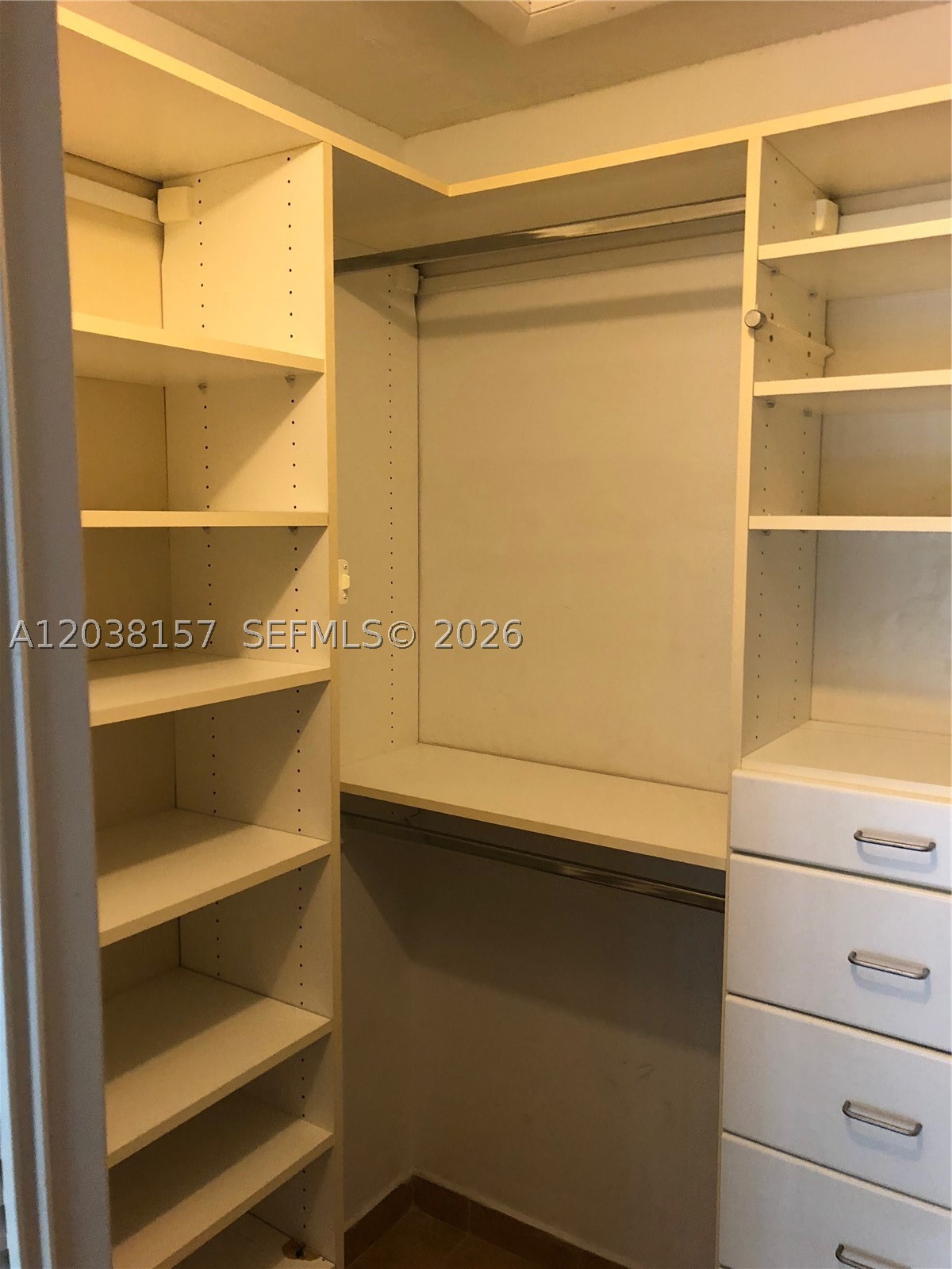 TROPICAL PARK VILLAS COND - Residential Lease