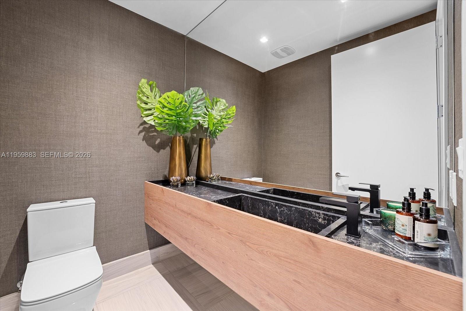 JADE SIGNATURE CONDO - Residential