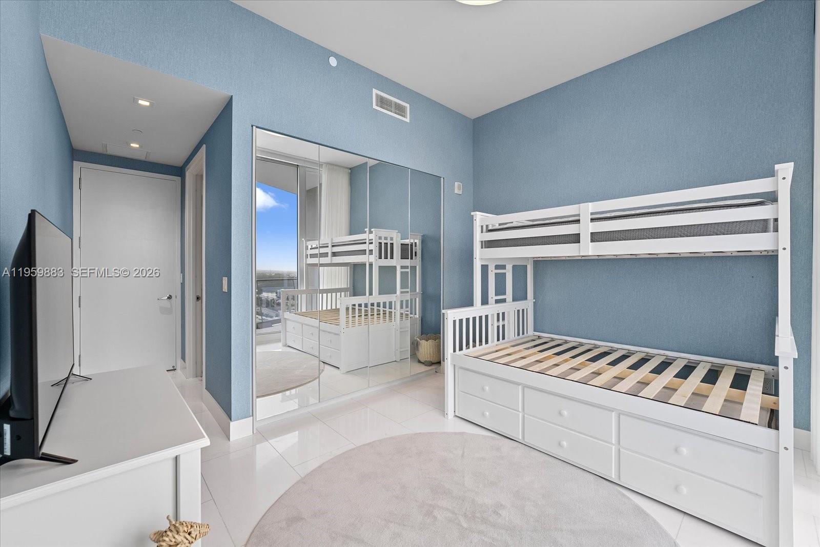JADE SIGNATURE CONDO - Residential