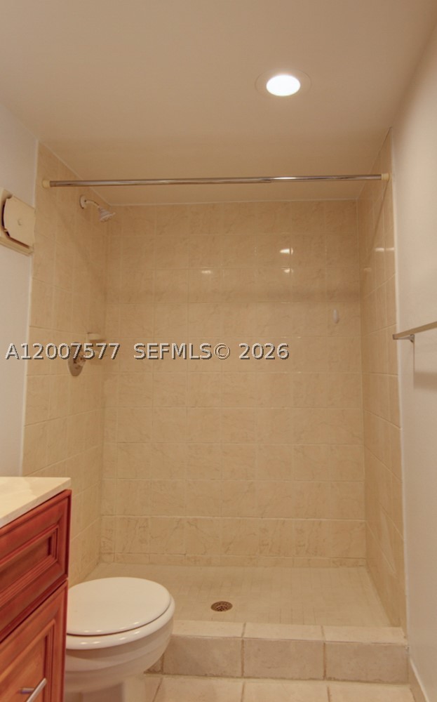 ARROWHEAD GOLF & TENNIS C - Residential Lease