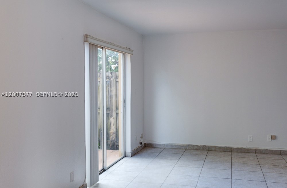 ARROWHEAD GOLF & TENNIS C - Residential Lease