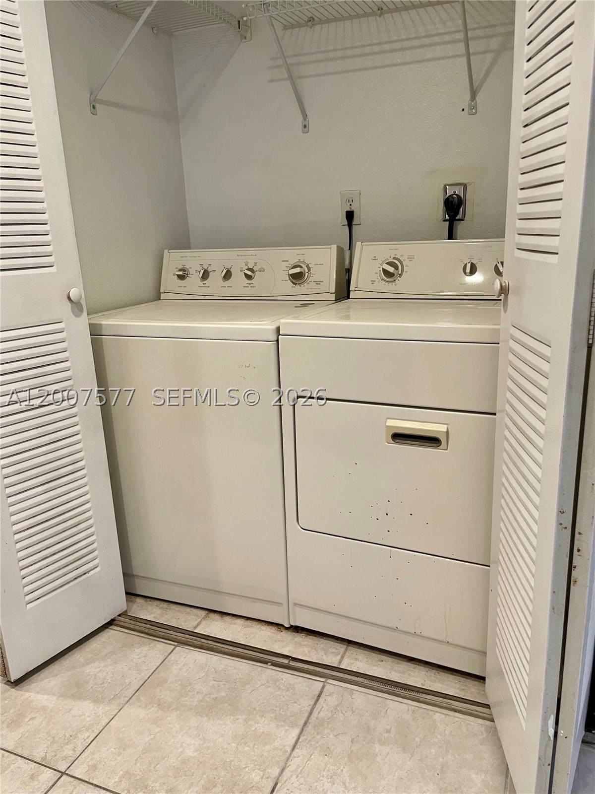 ARROWHEAD GOLF & TENNIS C - Residential Lease