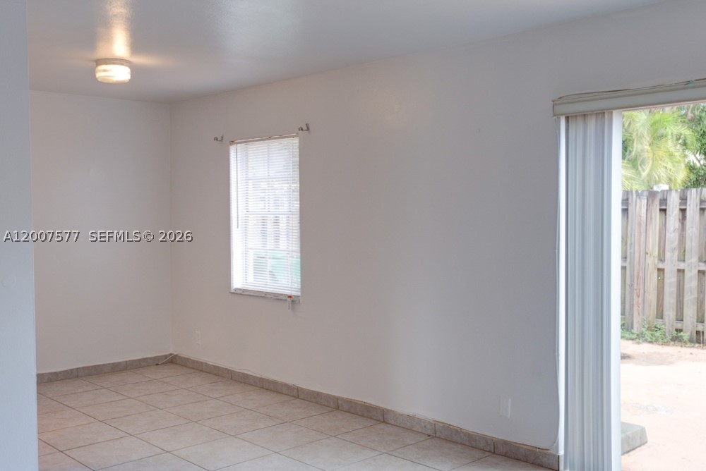 ARROWHEAD GOLF & TENNIS C - Residential Lease