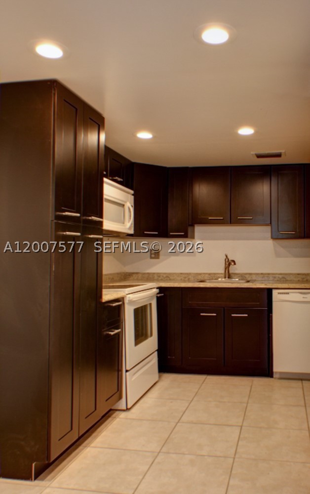 ARROWHEAD GOLF & TENNIS C - Residential Lease