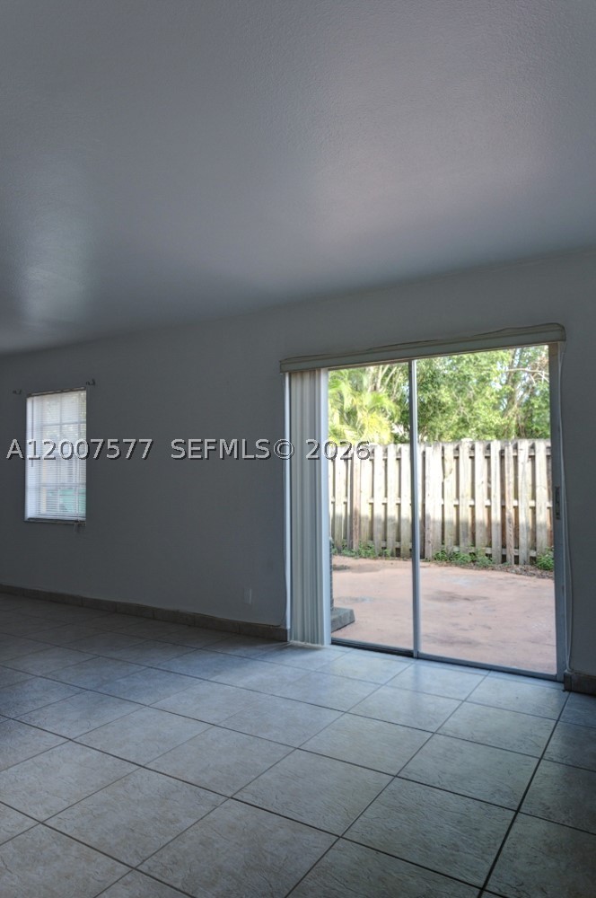 ARROWHEAD GOLF & TENNIS C - Residential Lease