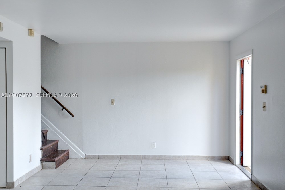 ARROWHEAD GOLF & TENNIS C - Residential Lease