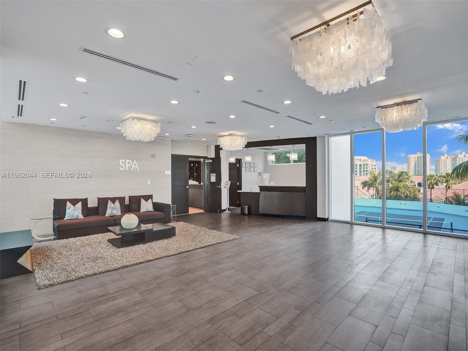 THE PENINSULA CONDO - Residential