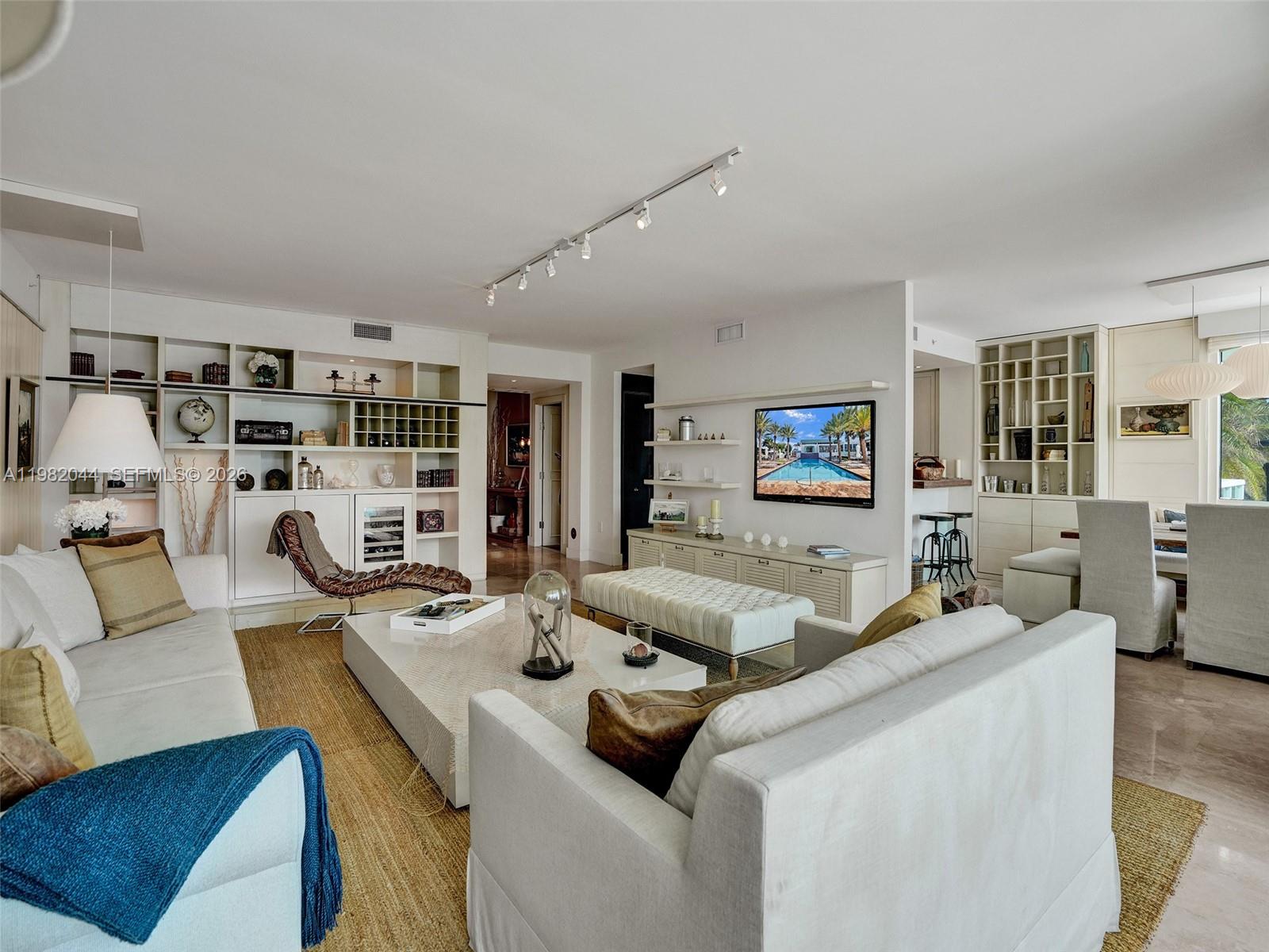 THE PENINSULA CONDO - Residential