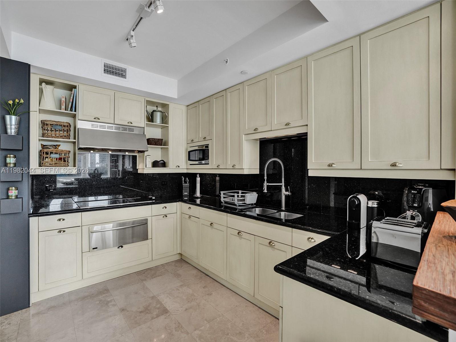 THE PENINSULA CONDO - Residential