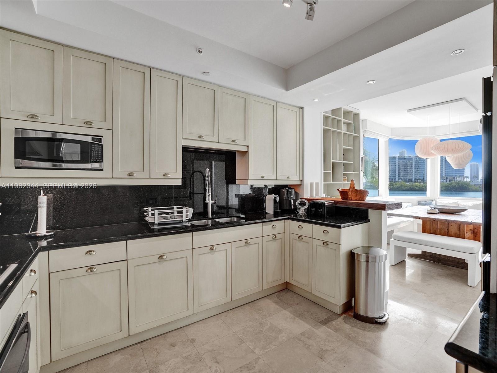 THE PENINSULA CONDO - Residential