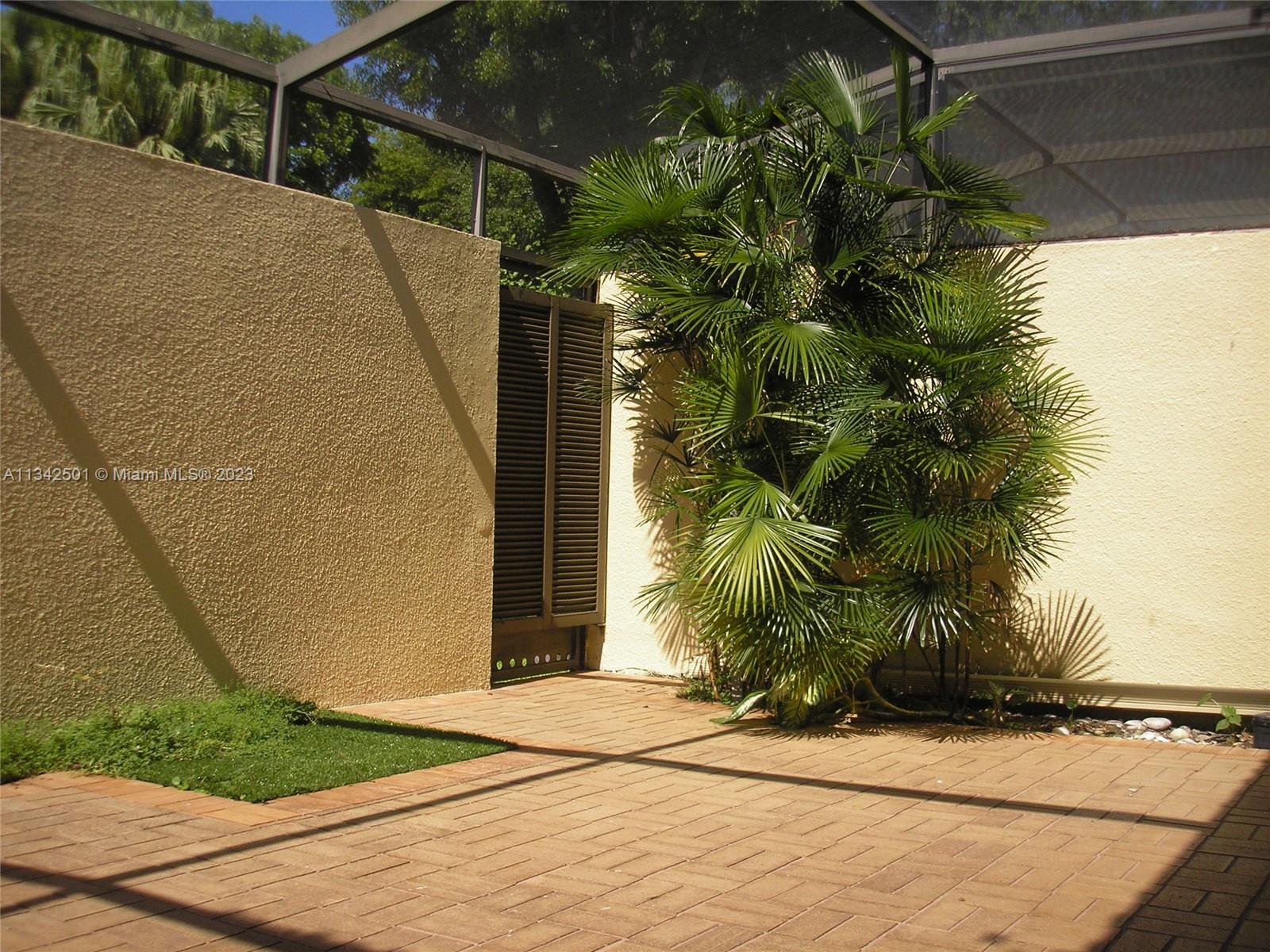 DADELAND WALK - Residential Lease