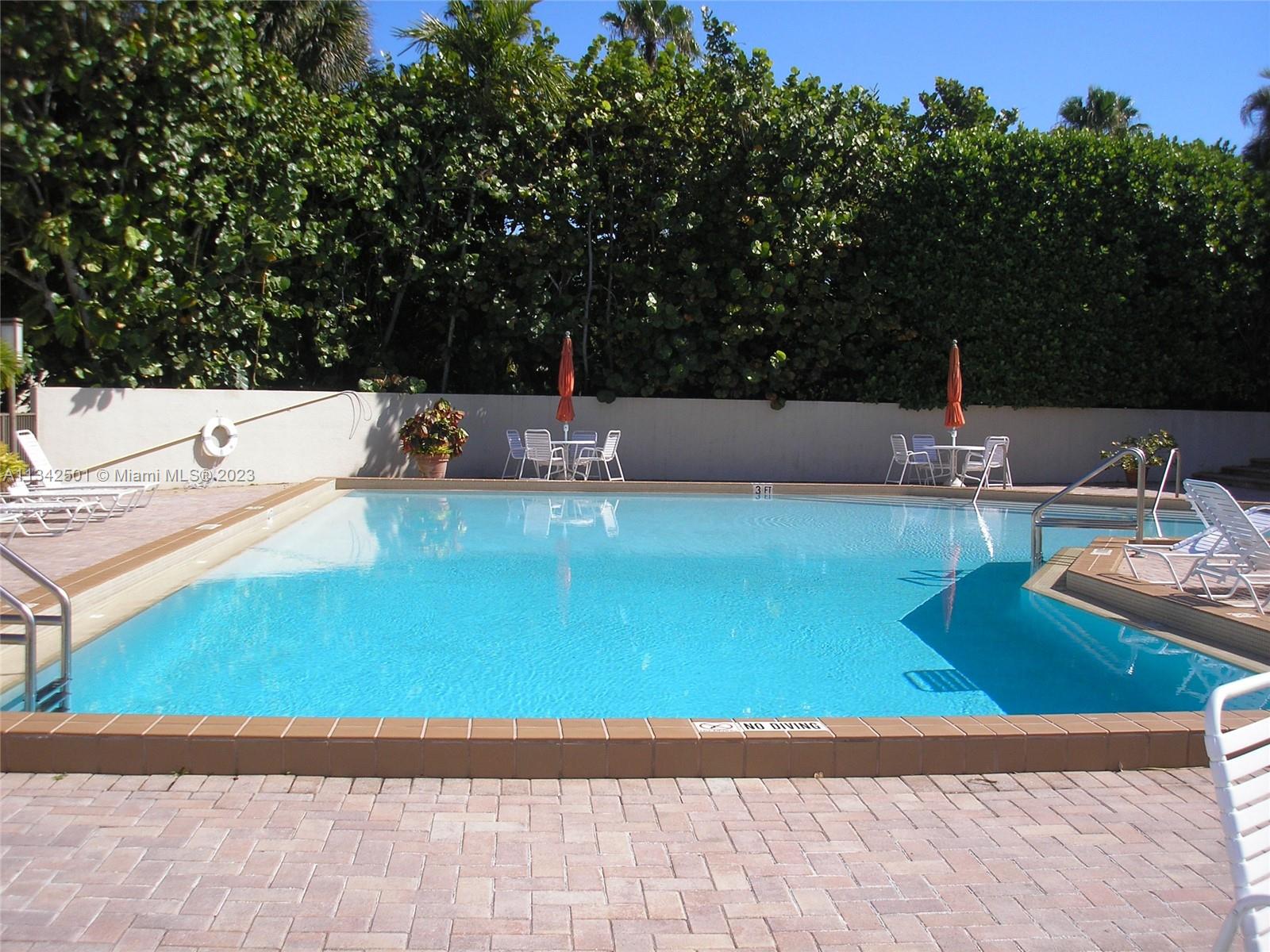 DADELAND WALK - Residential Lease