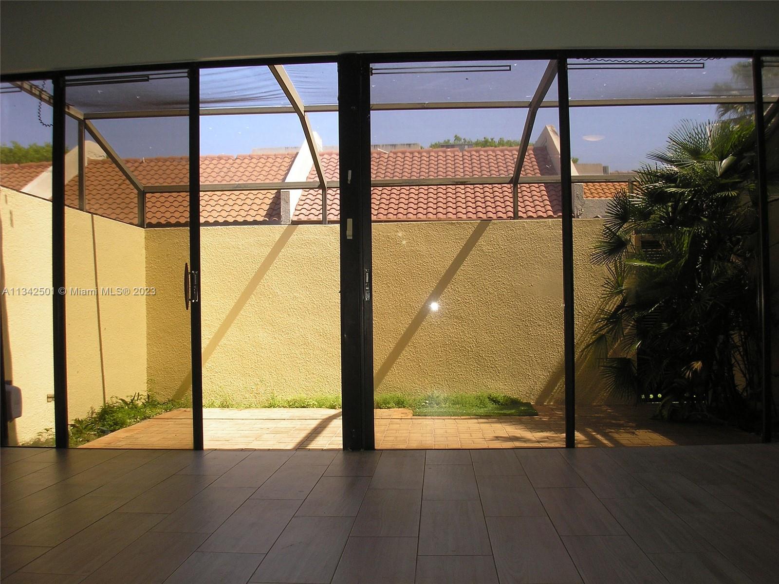 DADELAND WALK - Residential Lease