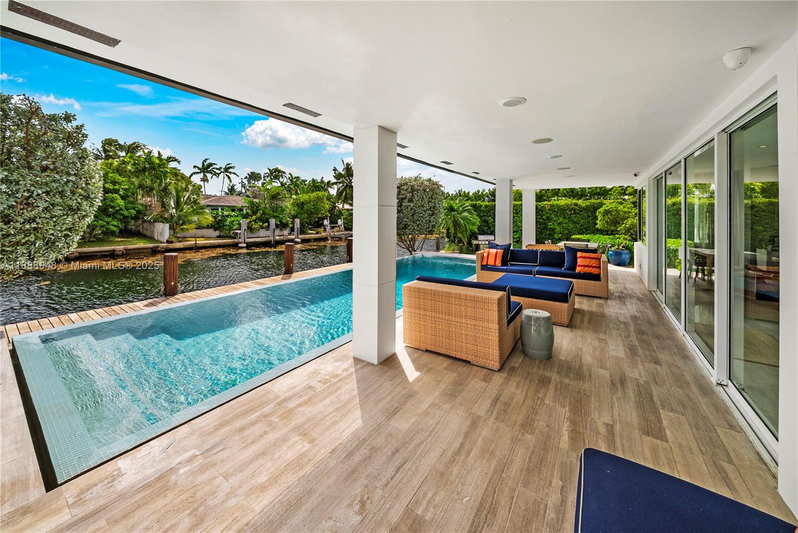 REPLAT MIAMI SHORES BAY - Residential