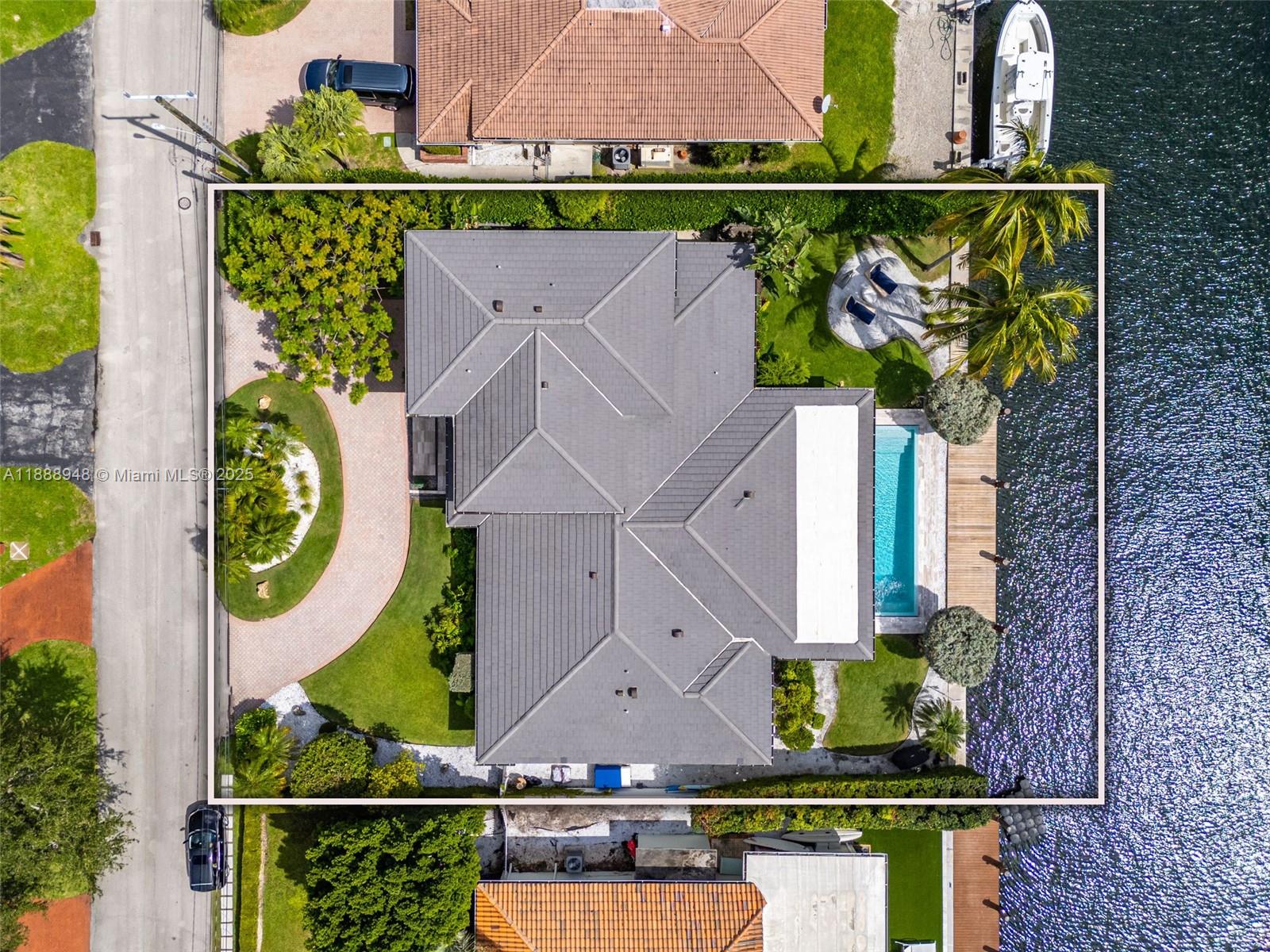 REPLAT MIAMI SHORES BAY - Residential