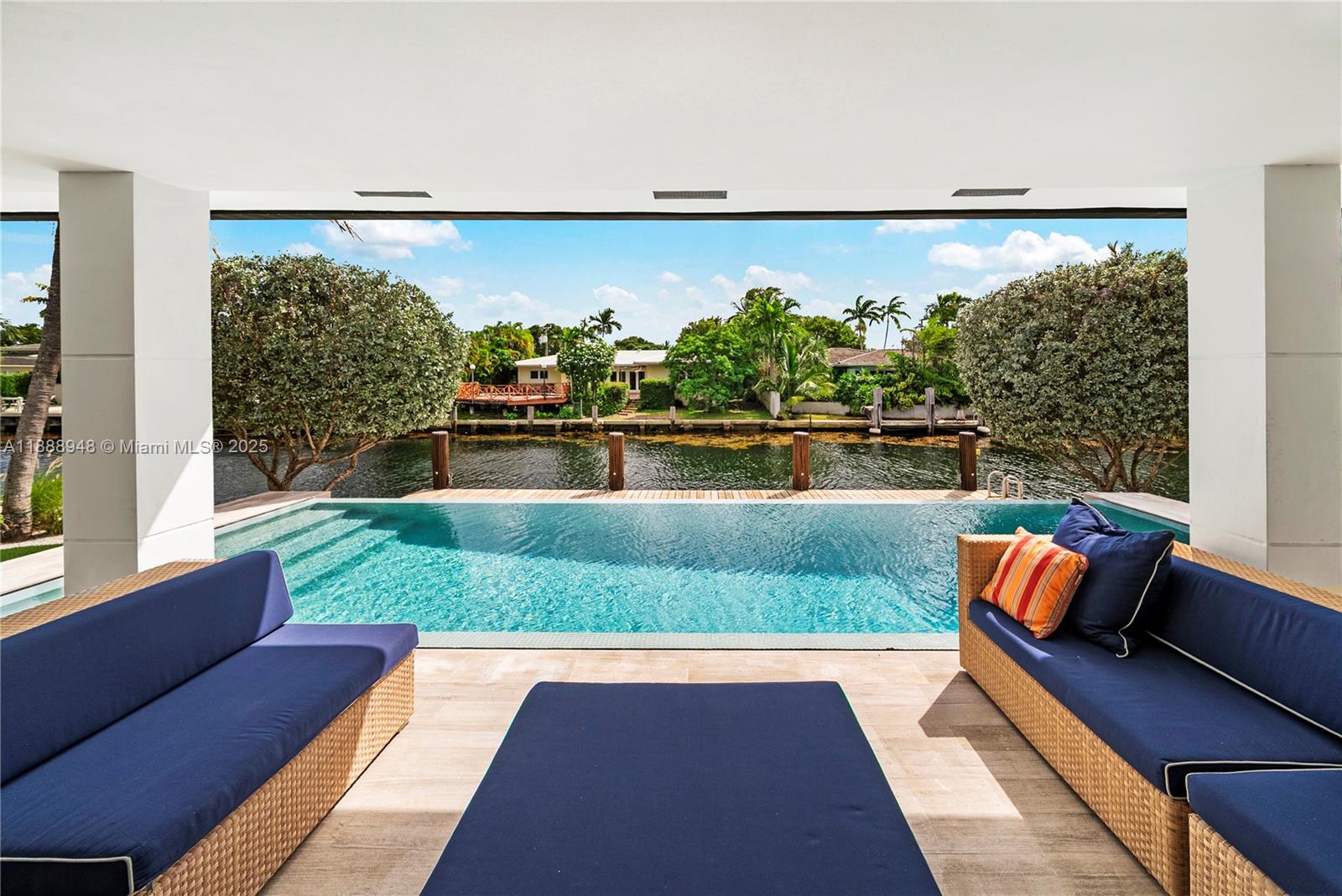 REPLAT MIAMI SHORES BAY - Residential