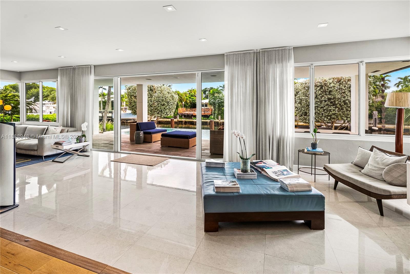 REPLAT MIAMI SHORES BAY - Residential