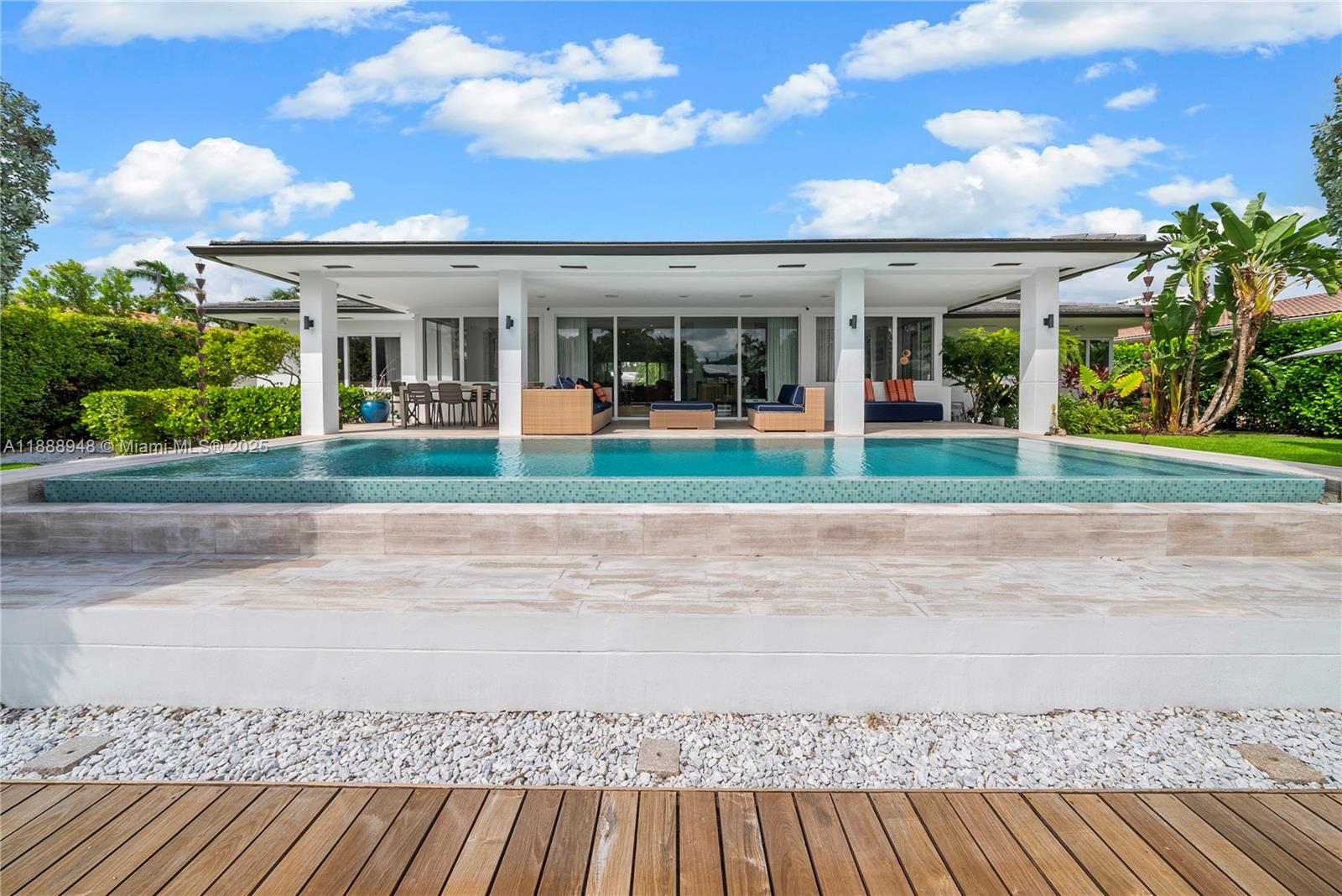 REPLAT MIAMI SHORES BAY - Residential