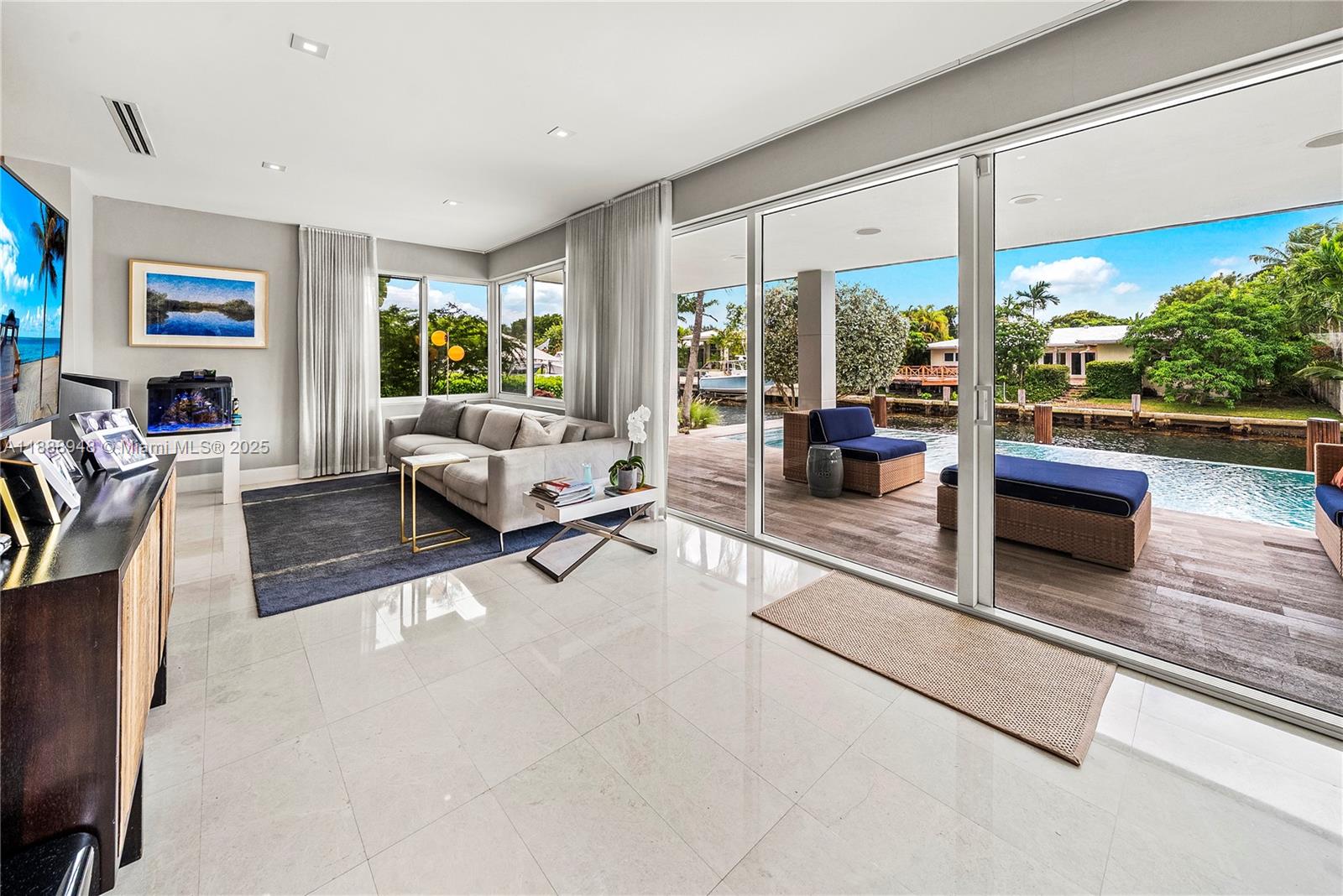 REPLAT MIAMI SHORES BAY - Residential